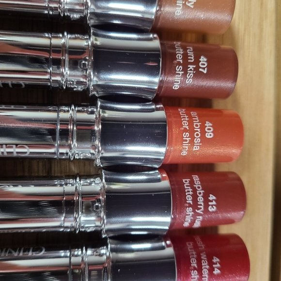 Box of 100 Clinique Unused Lipstick Testers in 16 Different Colours - Picture 5 of 12